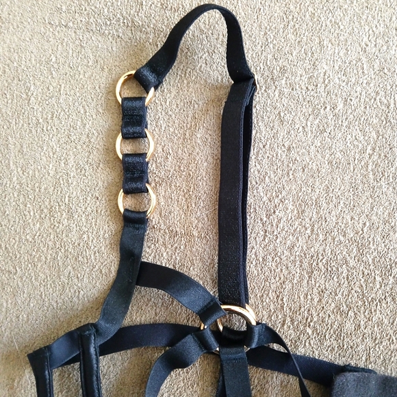 ❤️ NWT Victoria's Secret cage bra❤️ - Picture 5 of 9